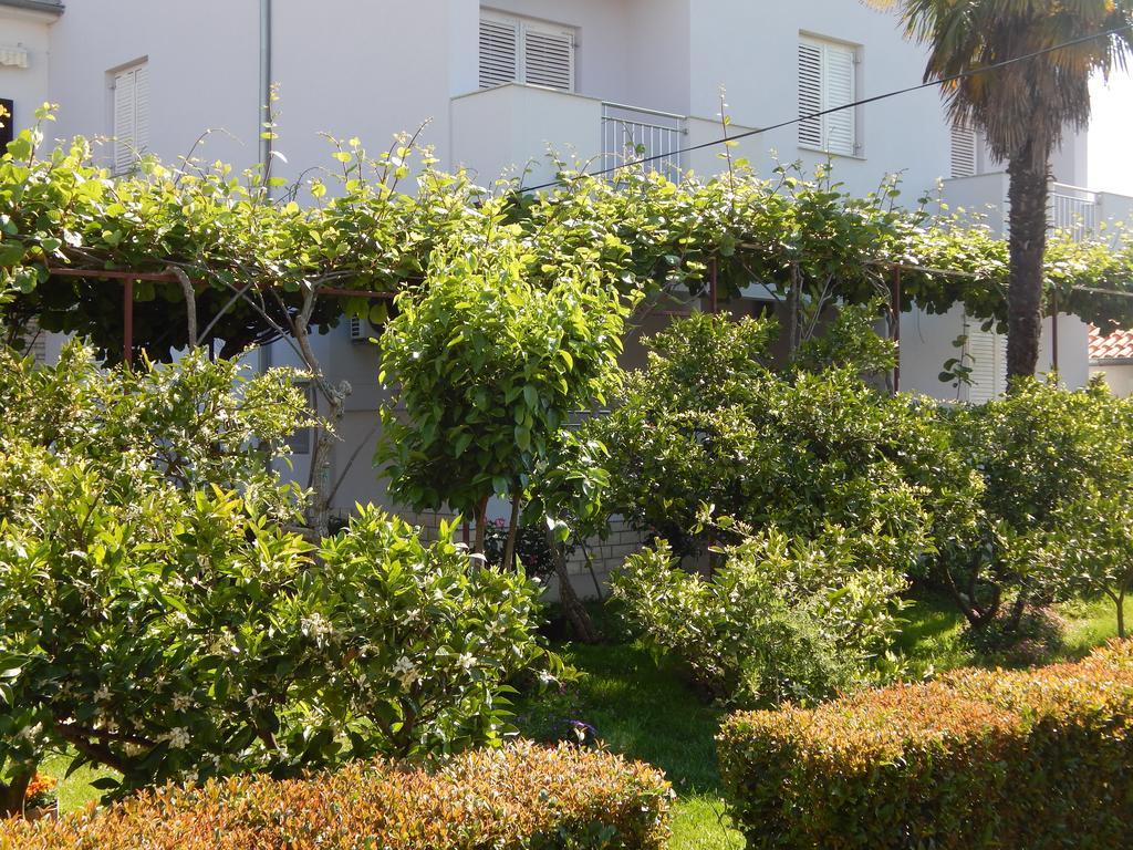 Apartment Saric Sukošan Exterior foto